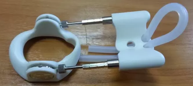 Extensor para a ampliación do pene