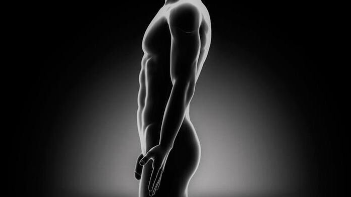 Home facendo exercicios para ampliar o seu pene