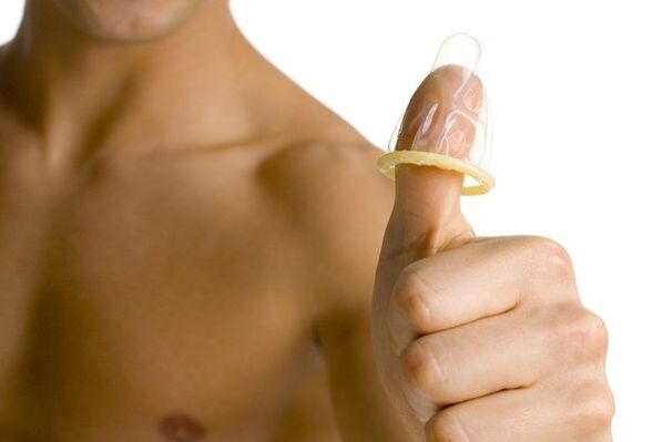 o preservativo no dedo simboliza o aumento do pene dos adolescentes